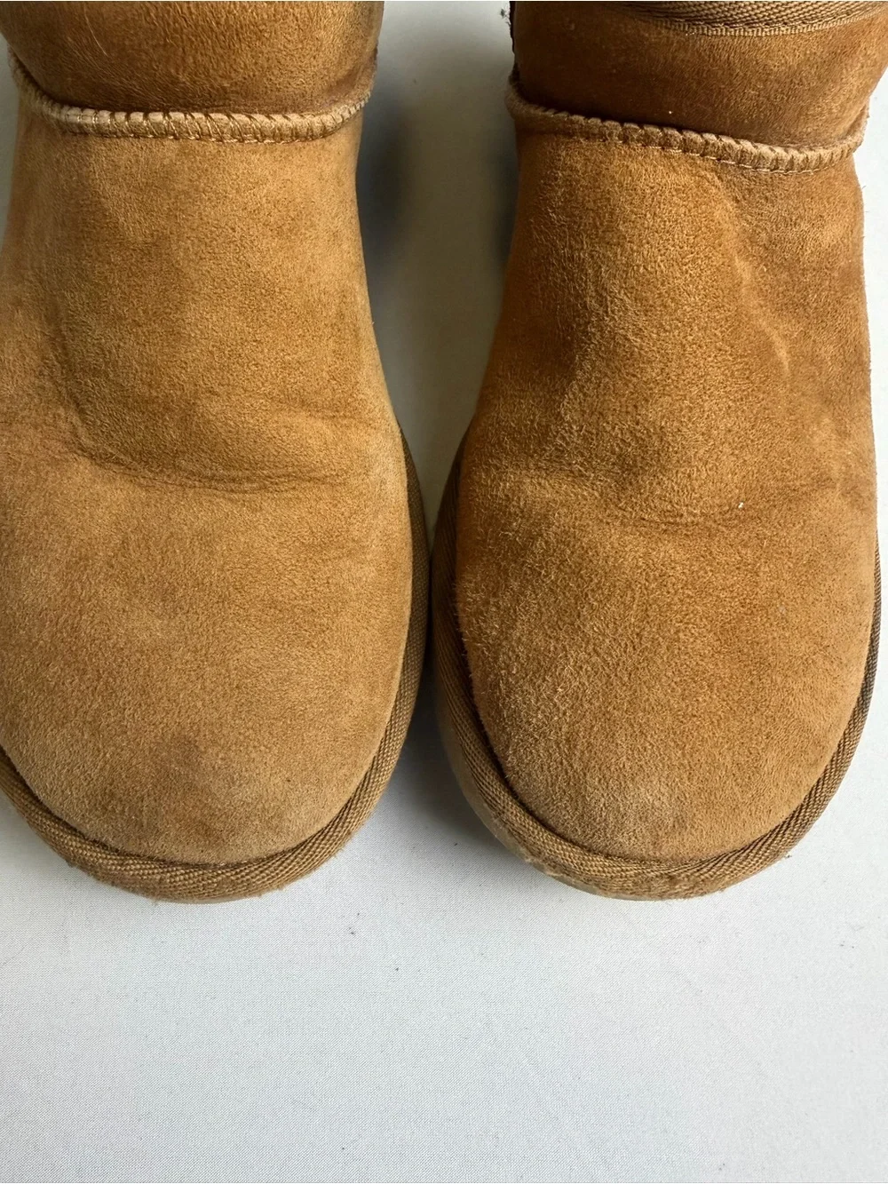 UGG Chestnut Classic Ultra Mini Fur Lined Boots size 8